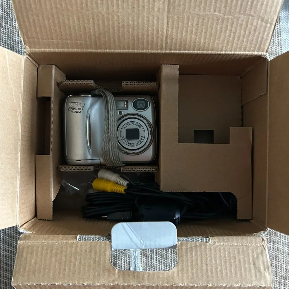 Nikon Coolpix 3200 Digital Camera – Silver – In Box w/ AV Cords - Picture 4 of 15